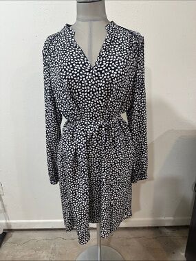 Diane Von Furstenberg Navy and White Long Sleeve Printed Wrap Dress
